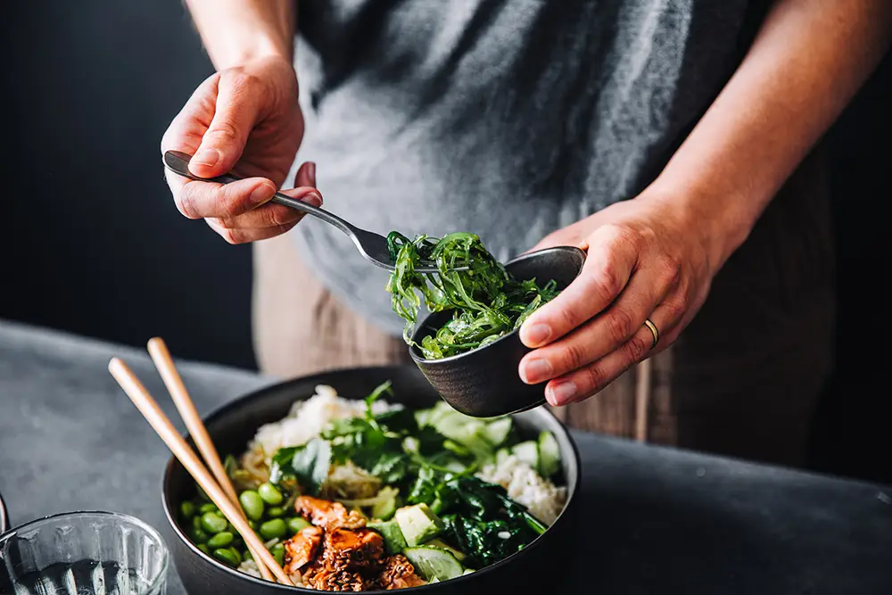 Seaweed-sushi-bowl-novel-ingredient