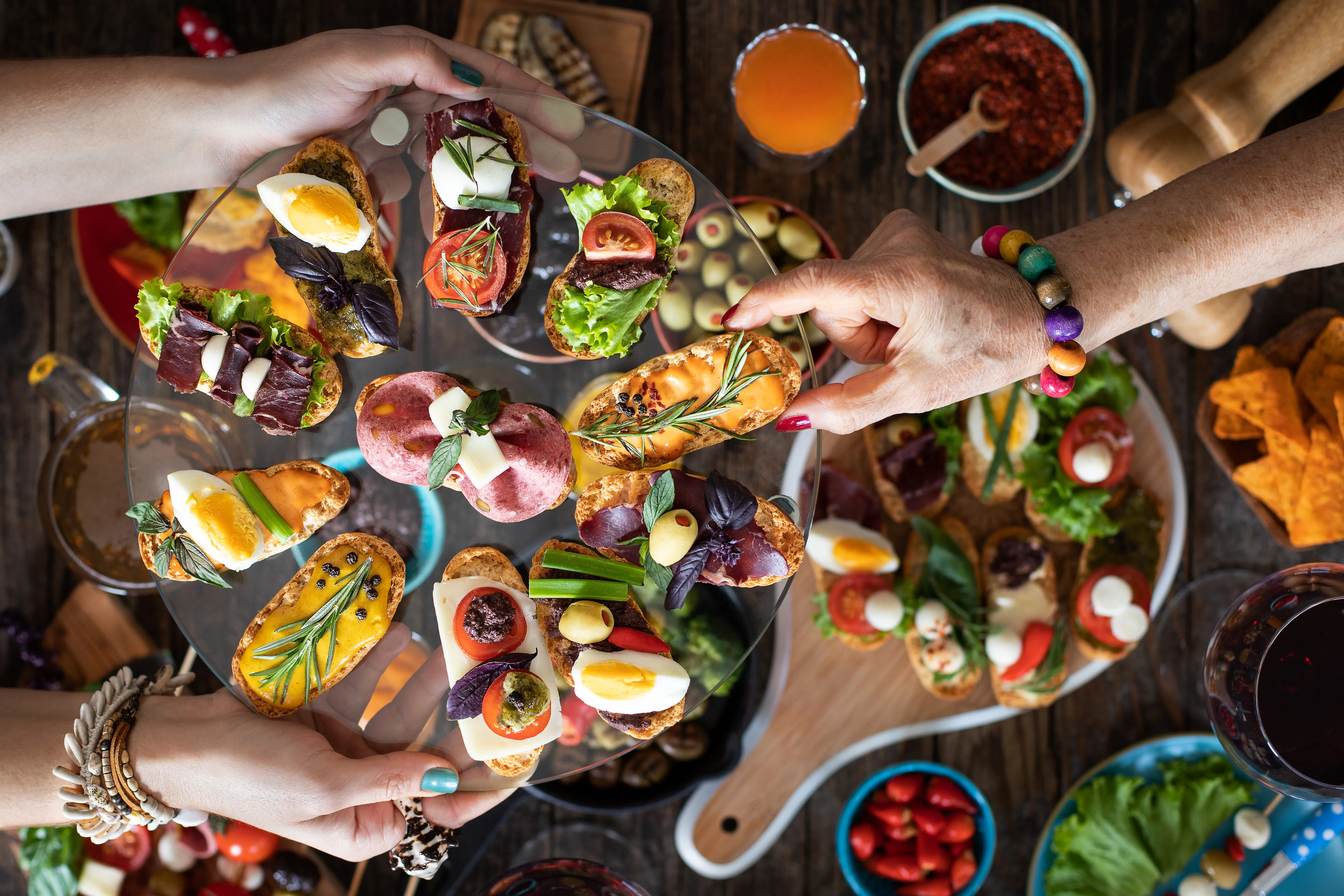 girl-dinner-appetizers-bruschetta